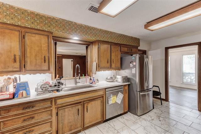 Building Photo - 604 McCoy Dr