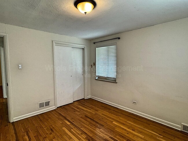 Building Photo - 646 S Canosa Ct
