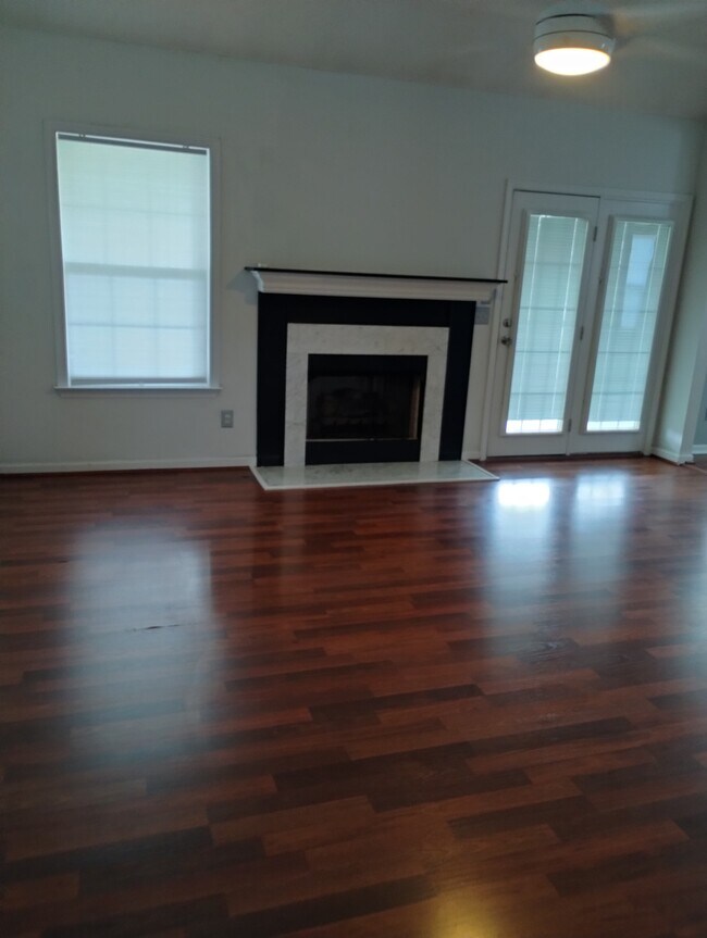 Building Photo - 688 Almondwood Pl