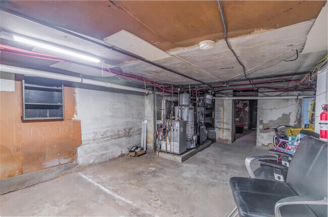 Building Photo - 77 Wallis Ave
