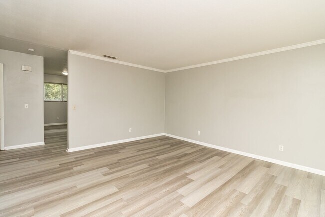 Building Photo - 183 Colony Cir