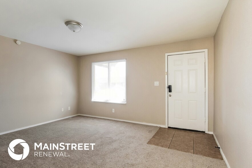 Building Photo - 4228 N 85th Dr