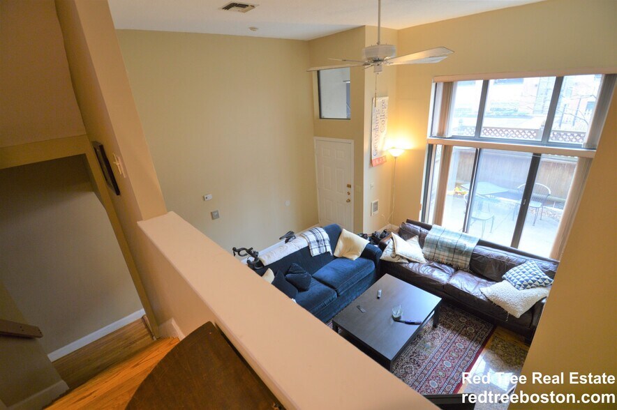 Building Photo - 75 Brainerd Rd