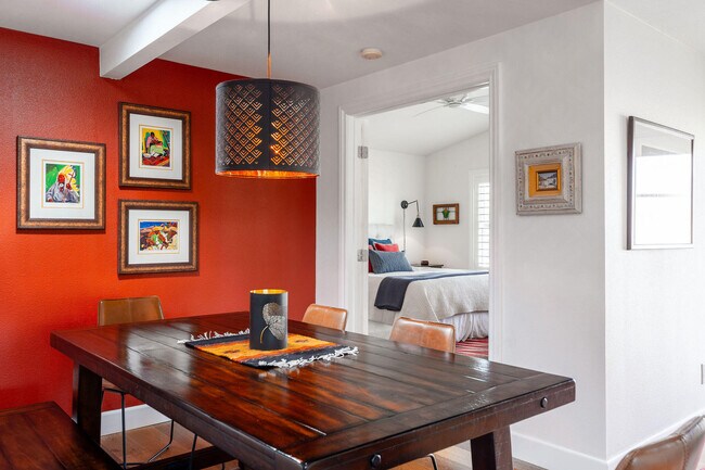 Building Photo - 48910 Noline Pl