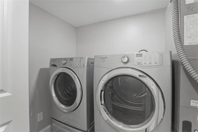 Building Photo - 49 Ivy Gates NE