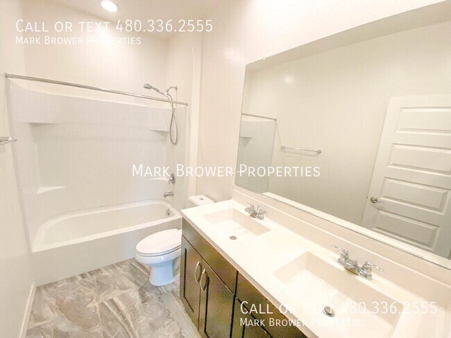 Building Photo - 3842 E Alfalfa Dr