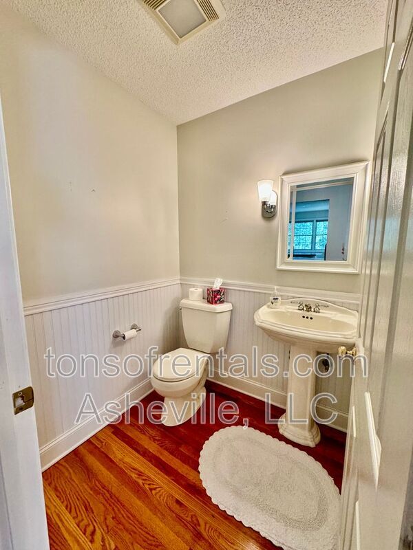 Building Photo - 200 Turkey Pine Ct