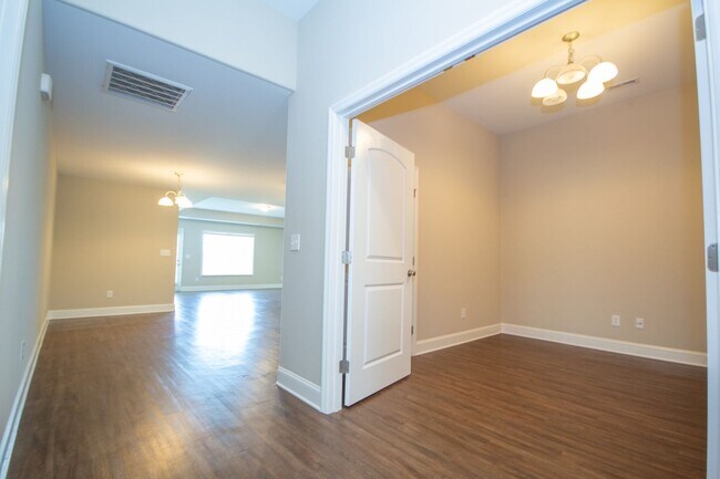 Building Photo - Spacious Full Brick in Athens City Limits!...