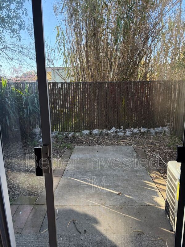 Building Photo - 966 Marlene St