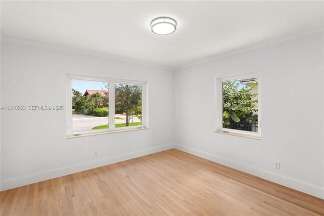 Building Photo - 3018 Coconut Grove Dr