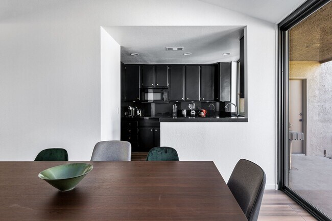 Building Photo - 2842 Sundance Cir W