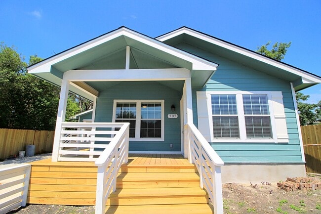 2/2 Denver Heights Move In ASAP! - 2/2  Denver Heights Move In ASAP!