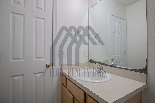 Building Photo - 6 Willow Lakes Dr