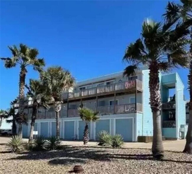 Building Photo - 15010 Leeward Dr