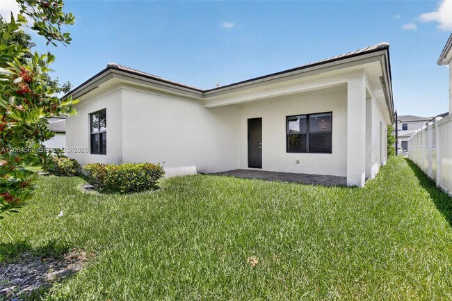 Building Photo - 4574 SW 173rd Ave