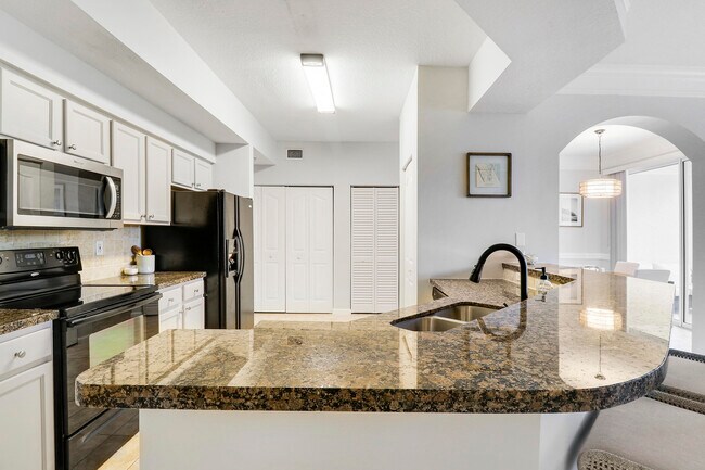 Building Photo - 275 Murcia Dr