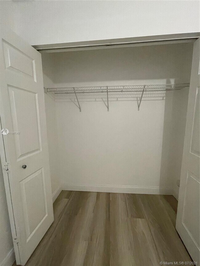 Building Photo - 4961 Leeward Ln