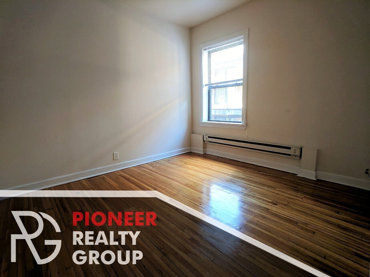 Building Photo - 3721 N Pine Grove Ave