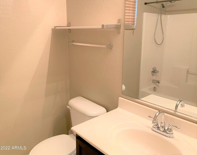 Building Photo - 1273 N Exeter St