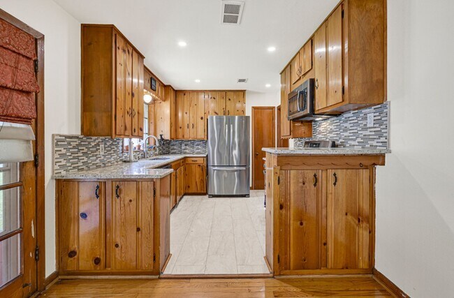 Building Photo - 1235 Ansbury Dr