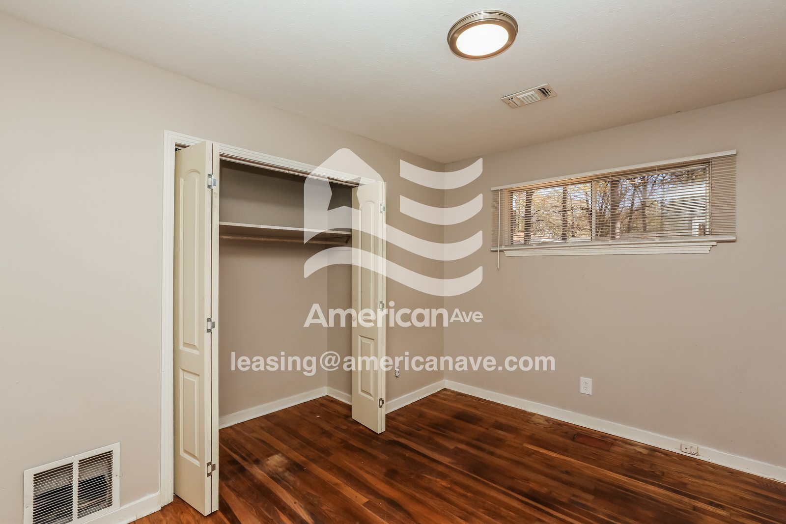 Building Photo - 3025 Charleston Dr