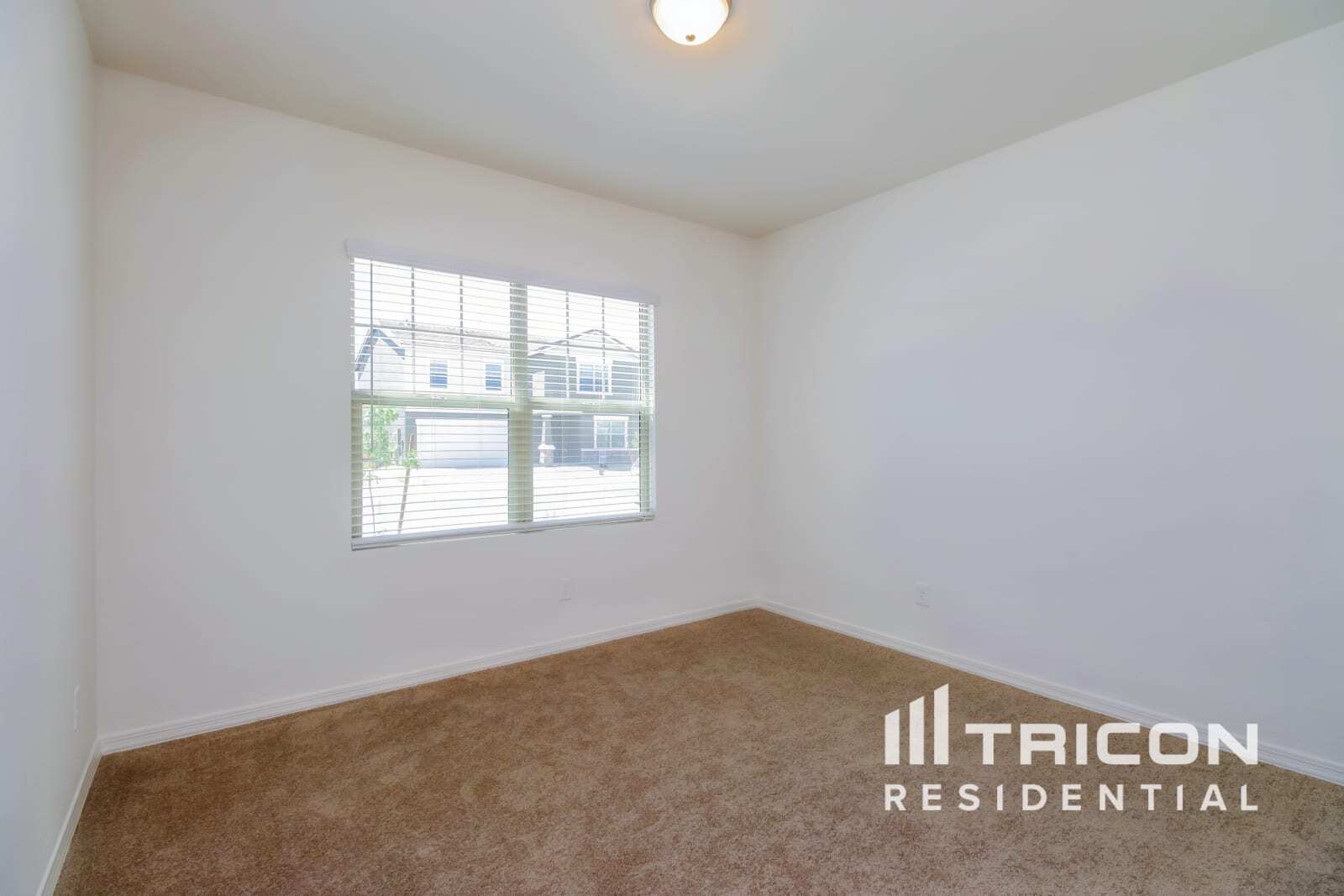 Building Photo - 4578 W Saddlebush Way