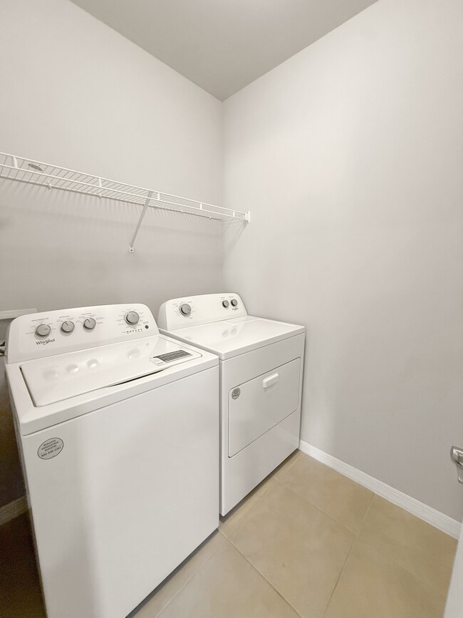 Building Photo - 8357 Matanzas Rd