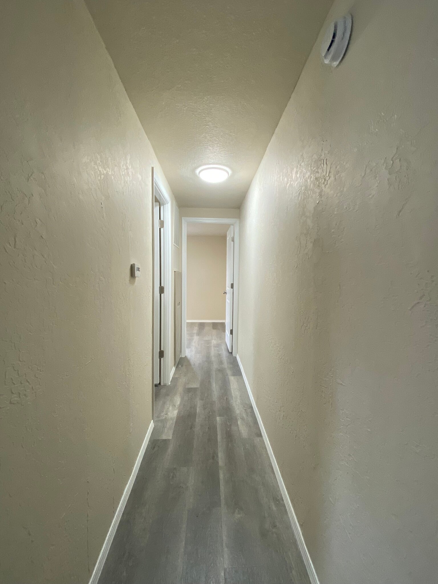 Building Photo - 2099 W Plymouth Cir