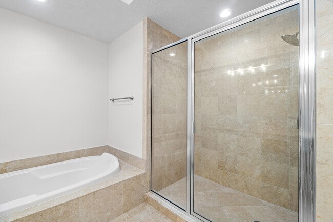 Building Photo - 701 S Olive Ave