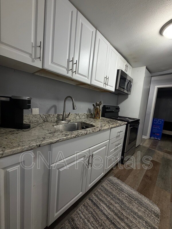 Building Photo - 539 Paines Ave NW