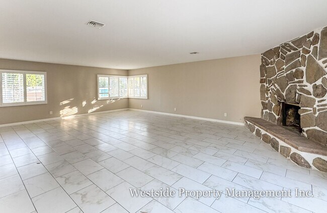 Building Photo - 8100 W 83rd St