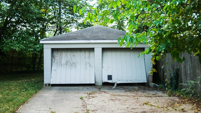 Building Photo - 6720 Braun