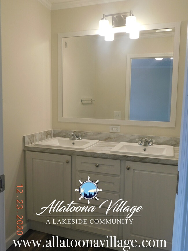 Building Photo - Lake Access and 1 mile to Downtown Acworth! Renovated 3BR/2Bth Pet Friendly