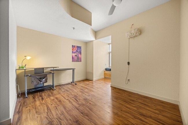 Building Photo - 711 W 26th St