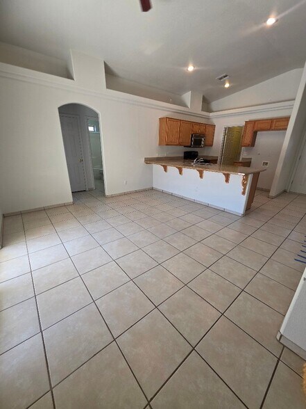 Building Photo - 3225 N Yavapai St