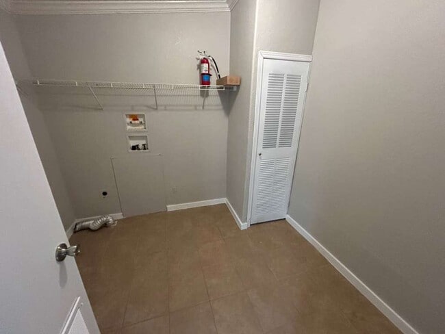 Building Photo - 2595 Bryant St