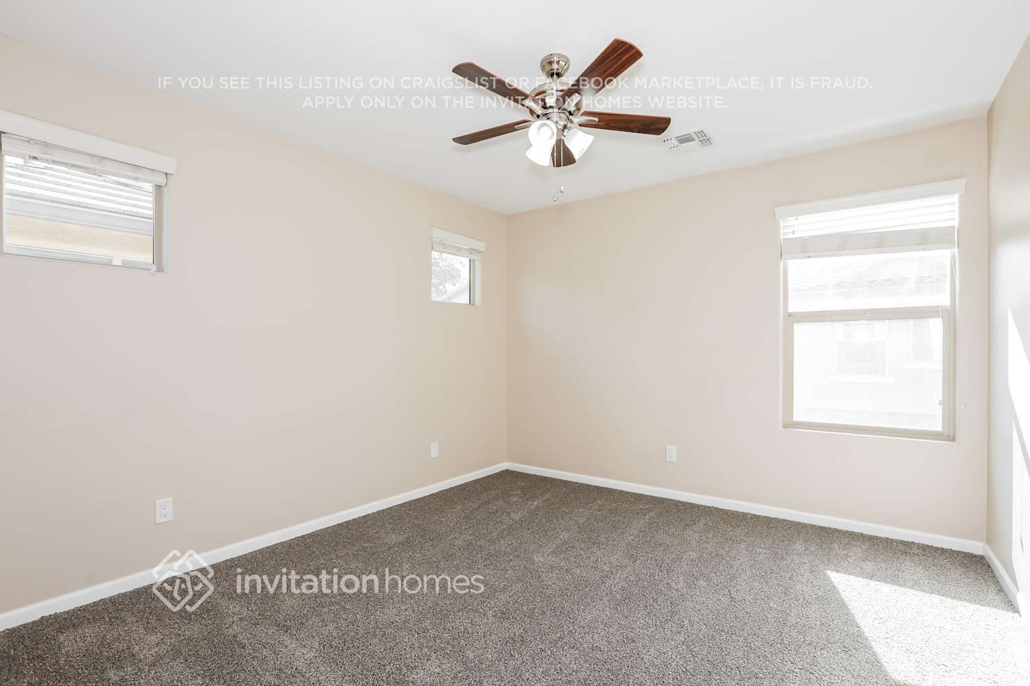 Building Photo - 1382 S Ponderosa Dr