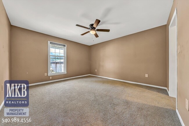 Building Photo - 5260 Crossbow Cir