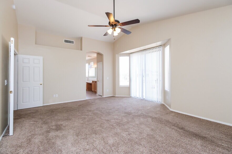 Building Photo - 1334 E Harrison St