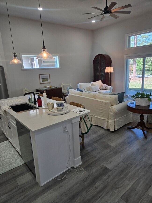 Building Photo - Newer Construction- 3 bed 2 bath Patio Home on the Golf Course – Turkey Creek