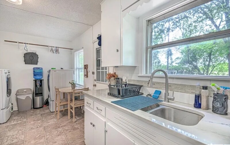 Building Photo - 20 S 28th St