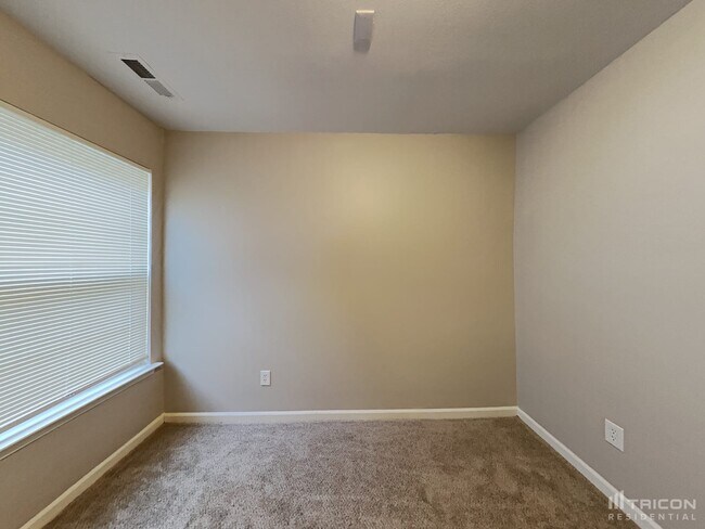 Building Photo - 6631 Sunman Rd