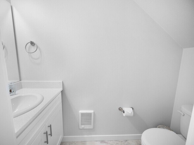Building Photo - 3-Bedroom Home with Private Garage and Fen...