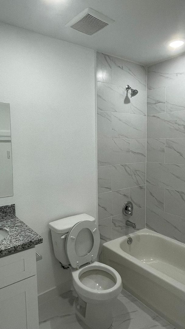 Building Photo - Beautiful house, perfect for families!!