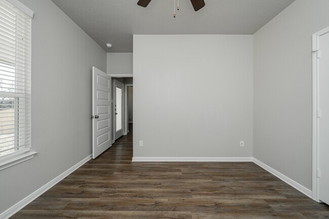 Building Photo - 1105 Trellis Pass