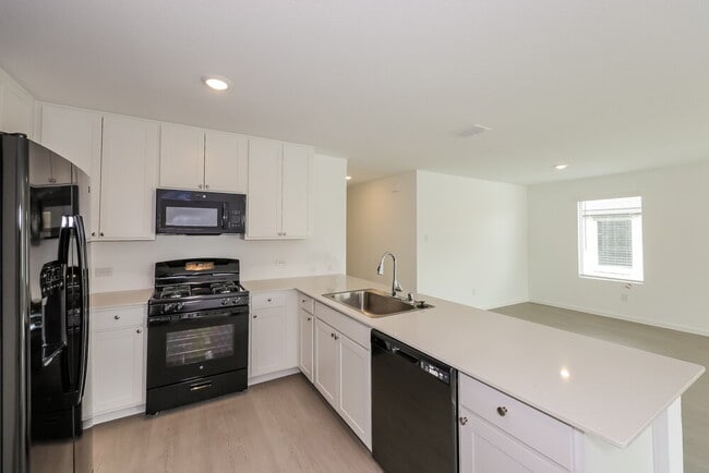 Building Photo - 103 Wild Rose Dr