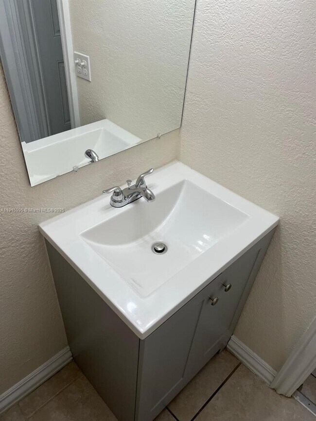 Building Photo - 1300 Moffett St