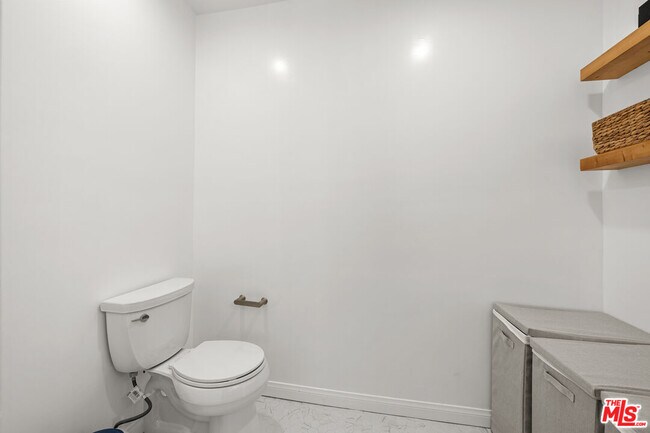 Building Photo - 5651 Windsor Way