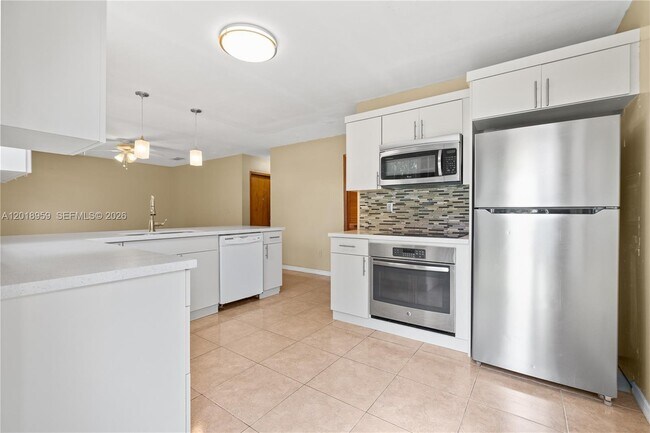 Building Photo - 15345 SW 63rd Ter