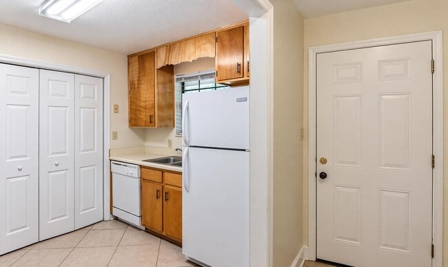 Building Photo - 4777 Leah Ln